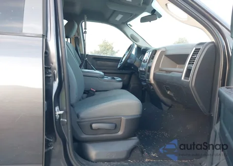 2016 Ram 1500 Express z USA, uszkodzony, nr VIN 1C6RR7FGXGS400941